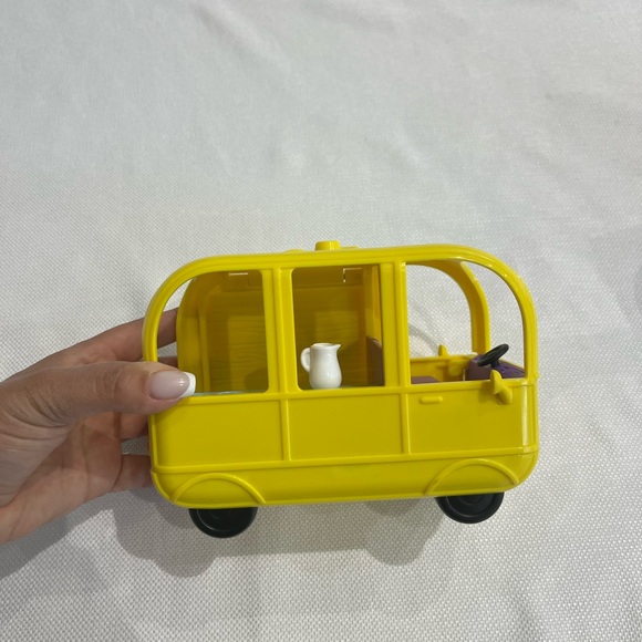 PEPPA PIG - 2 SETS!!! Doesn’t include Tree House anymore!!!! - Picture 8 of 12